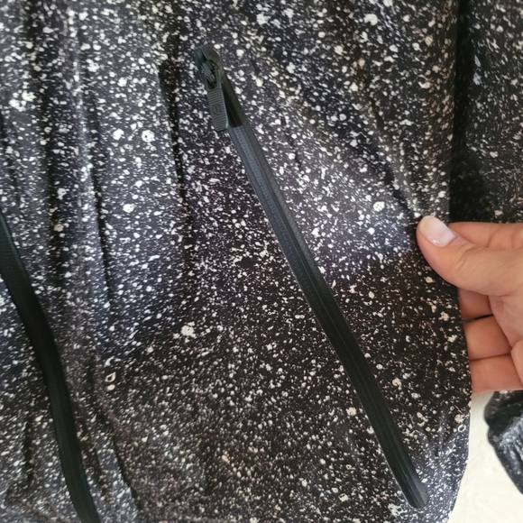 Lululemon, Here To Move Jacket, Luminesce Splatter White‎ Black, Size 6 - Picture 6 of 15
